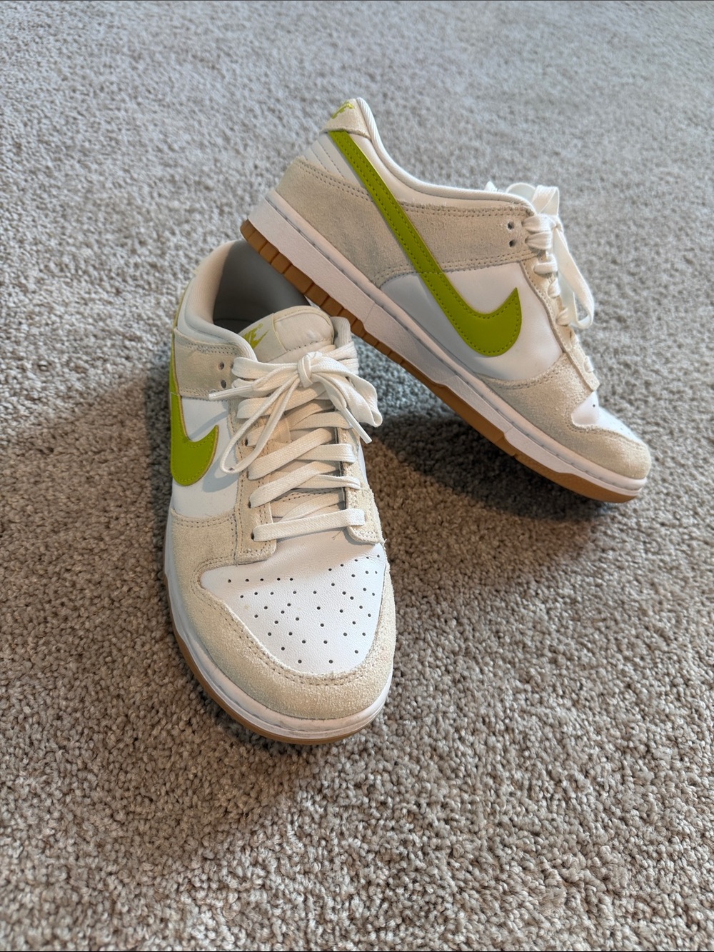 Nike Women’s Low-Top Sneakers - White and Green